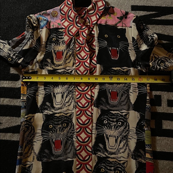 🛑SOLD🛑Gucci Silk Tiger Snake Flora Garden Blind For Love Top Blouse! - Picture 4 of 6